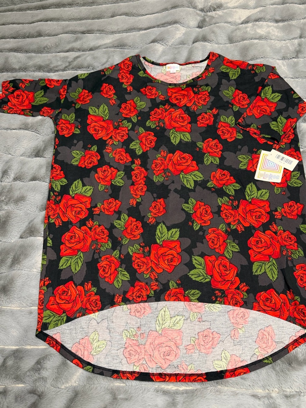 LuLaRoe NWT Irma Tunic M Medium Bright Red Roses Dark Gothic Floral